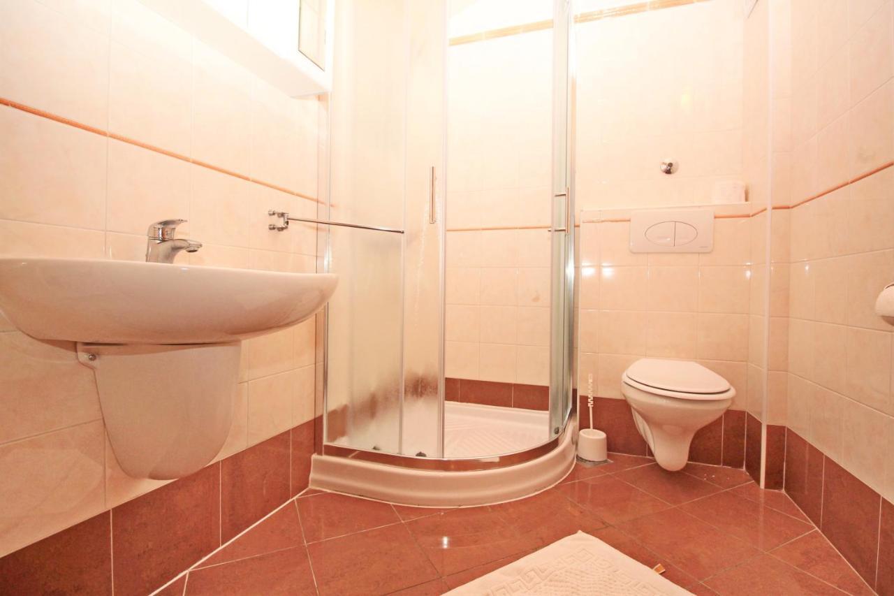 Apartments With A Parking Space Baska, Krk - 18794 المظهر الخارجي الصورة
