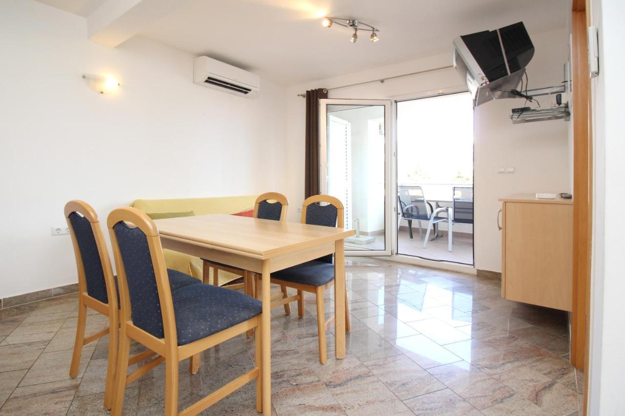 Apartments With A Parking Space Baska, Krk - 18794 المظهر الخارجي الصورة