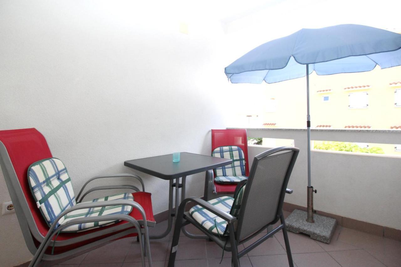 Apartments With A Parking Space Baska, Krk - 18794 المظهر الخارجي الصورة