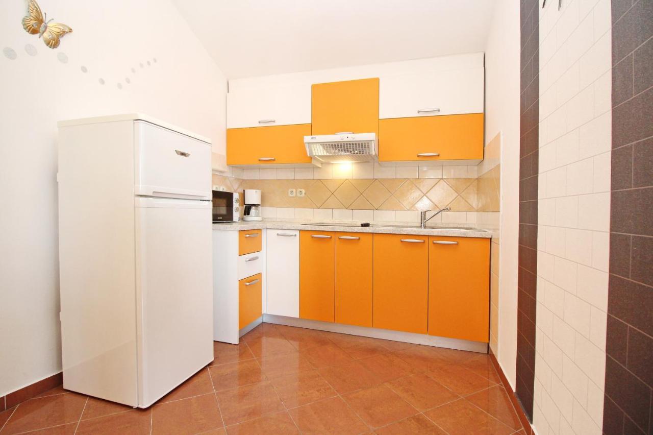 Apartments With A Parking Space Baska, Krk - 18794 المظهر الخارجي الصورة